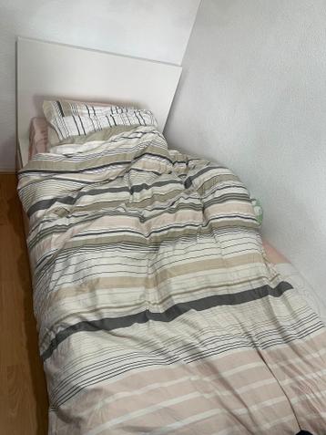 MALM Bedframe Ikea 90x200cm incl lattebodems - afbeelding 6