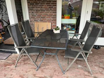 Mooie Tuinset - Tafel en 6 Stoelen beschikbaar voor biedingen