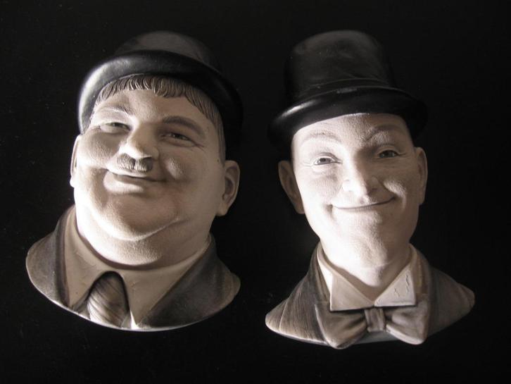 Vintage Laurel & Hardy wandbustes Legend Products 1984 gips, Verzamelen, Beelden en Beeldjes, Gebruikt, Overige typen, Ophalen of Verzenden