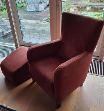  Fauteuil met hocker (Bordeauxrood) beschikbaar voor biedingen