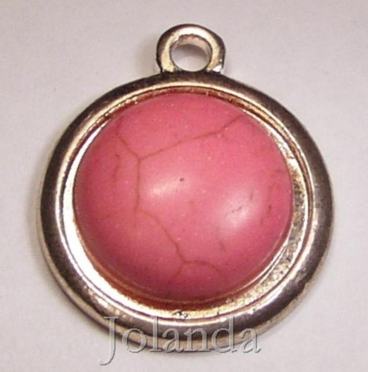1050 Fuchsia Roze Howliet Steen Tibetaanse Metalen Hanger, Hobby en Vrije tijd, Kralen en Sieraden maken, Nieuw, Hanger, Verzenden
