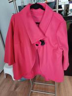 Diep roze trenchcoat met bloemendetail.maat 44--48 €40, Maat 46/48 (XL) of groter, Ophalen of Verzenden, Roze, Onbekend