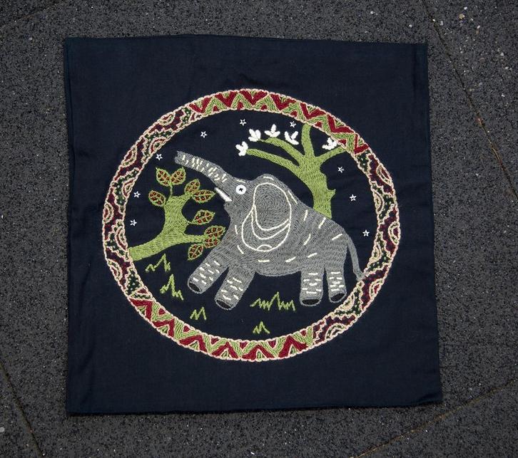 2 kussenovertrekken, Huis en Inrichting, Woonaccessoires | Kussens, Nieuw, Vierkant, Ophalen of Verzenden