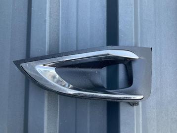 Bumper Mistlamp Grill Peugeot 3008 5008 9810881277 Rechts PE beschikbaar voor biedingen