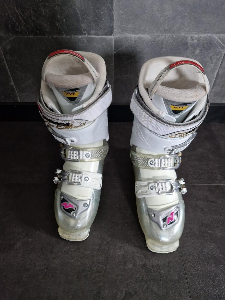 Dames skischoen nordica 40, 160 tot 180 cm, Schoenen, Ophalen of Verzenden, Zo goed als nieuw