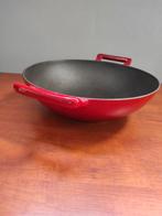 Rode Wokpan met Handvatten, Huis en Inrichting, Keuken | Potten en Pannen, Ophalen of Verzenden, Nieuw, Gietijzer, Wok