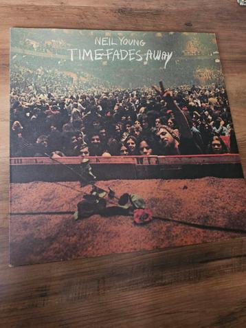 Neil Young - Time Fades Away LP beschikbaar voor biedingen