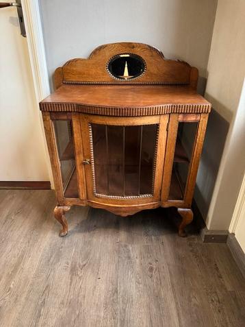 Antiek Theekastje met Glas beschikbaar voor biedingen