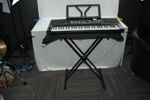 Fazley FKB180 keyboard met adapter, gator hoes en standaard, Muziek en Instrumenten, Instrumenten | Onderdelen, Gebruikt, Keyboard of Synthesizer