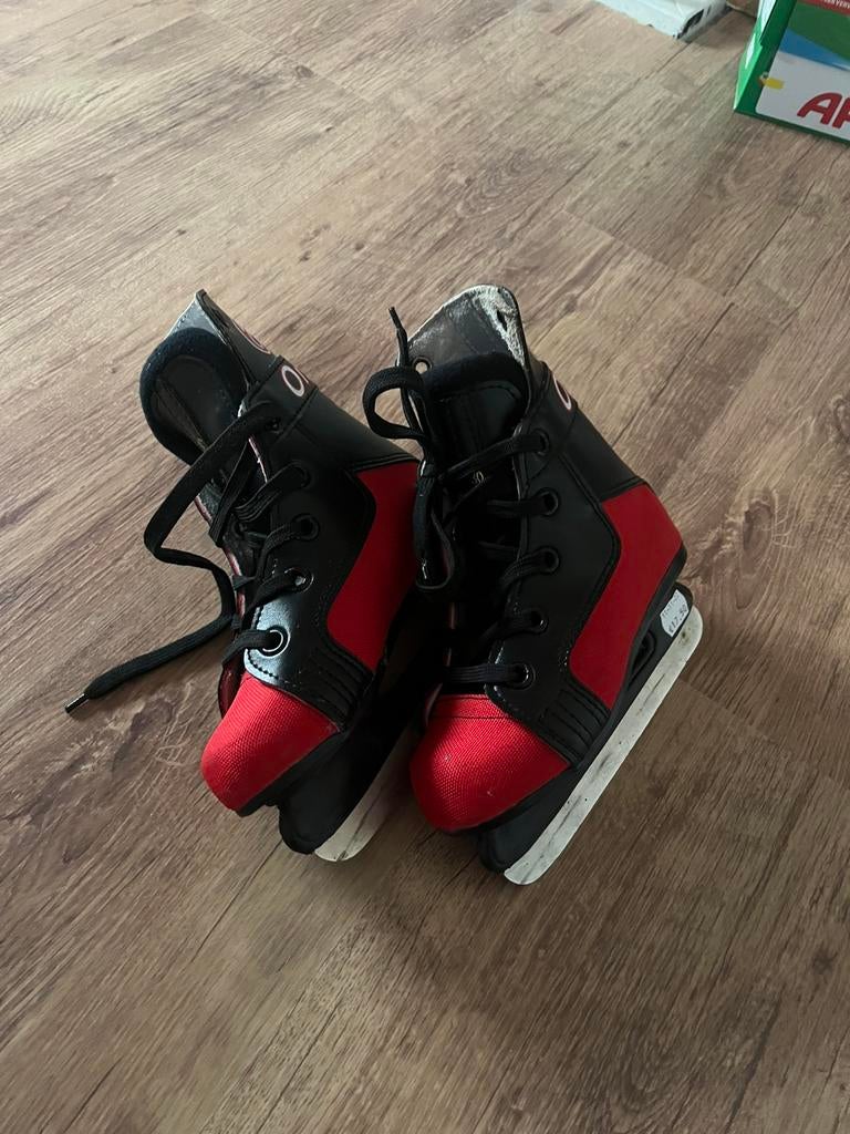 Hockey schaatsen maat 30, Sport en Fitness, Schaatsen, Ophalen of Verzenden, Zo goed als nieuw, IJshockeyschaatsen, Overige merken