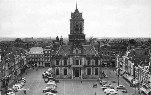 (301-072-017) Delft Stadhuis, Verzamelen, Ansichtkaarten | Nederland, Zuid-Holland, Verzenden