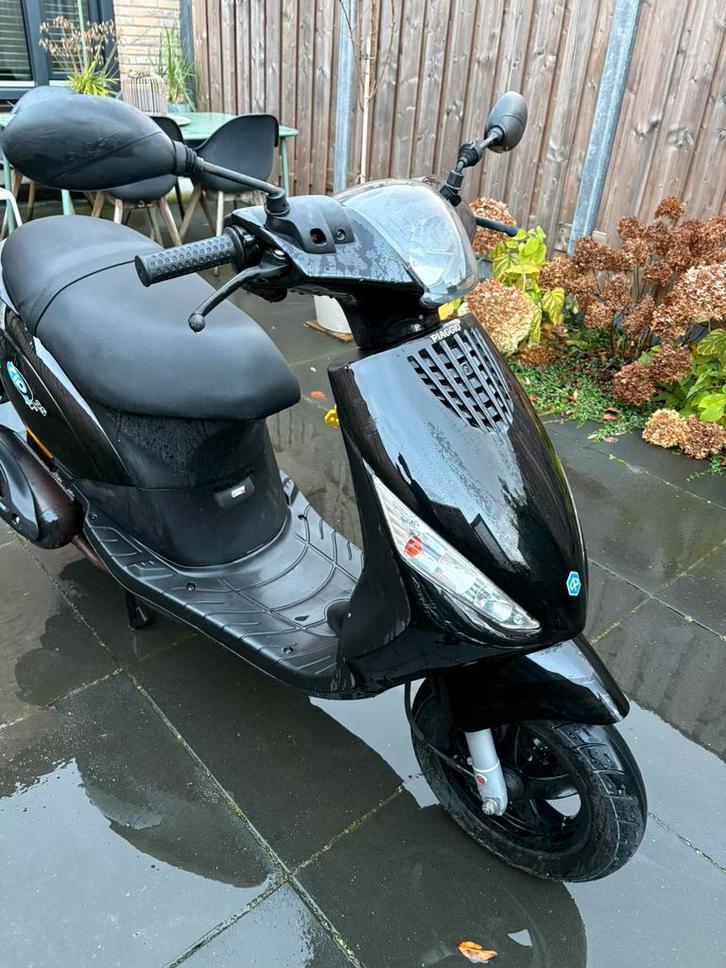 Piaggio Zip 4-takt 2012 – Slechts 8.100 km - Blauwkentelen, Fietsen en Brommers, Scooters | Piaggio, Zo goed als nieuw, Zip, Maximaal 45 km/u