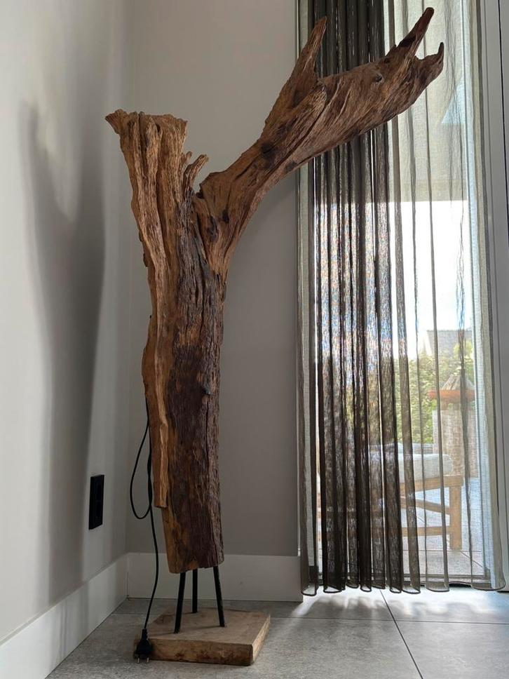 Houten boomstronk vloerlamp ibiza vintage met netsnoer+lamp, Huis en Inrichting, Lampen | Vloerlampen, Zo goed als nieuw, 150 tot 200 cm