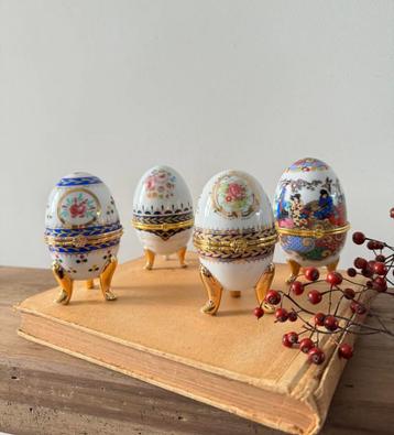 Vintage eieren/ snuisterij doosjes beschikbaar voor biedingen