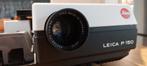 Leica P 150 - diaprojector + scherm + projectortafel, Audio, Tv en Foto, Diaprojectors, Ophalen, Gebruikt, Met scherm