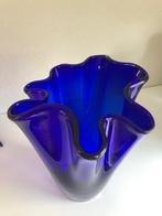 Blauwe zakdoeken/waaiervaas, Blauw, Ophalen of Verzenden, Minder dan 50 cm, Glas