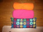 3 kleurige kussen rollen 50 cm de roze en oranje zijn 50 cm, Ophalen of Verzenden, Zo goed als nieuw, Kleed of Kussen