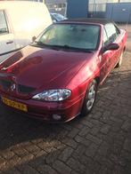 Renault Mégane 1.6 16V Cabriolet 1999 Rood, Auto's, Voorwielaandrijving, 4 cilinders, Cabriolet, 4 stoelen
