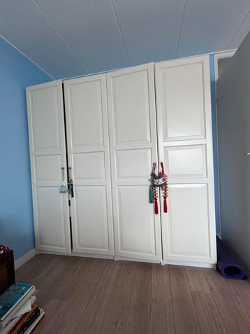 IKEA Pax Kast 200x200x60 - Weg wegens verhuizing beschikbaar voor biedingen