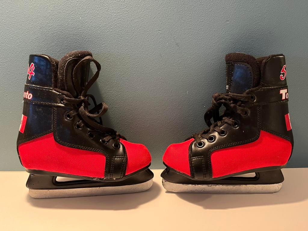 Gratis Toronto ijshockey schaatsen maat 31, Sport en Fitness, Schaatsen, Ophalen, Zo goed als nieuw, IJshockeyschaatsen, Overige merken