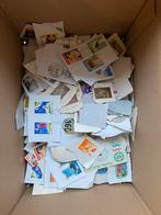 2,5 kg kilowaar postzegels Nederland, Postzegels en Munten, Verzenden, Nederland