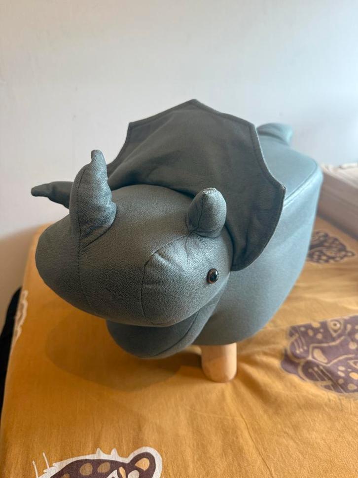 Leuke Kinder Kruikje - Neushoorn, Huis en Inrichting, Banken | Voetenbanken en Poefen, Zo goed als nieuw, Minder dan 50 cm, Overige vormen