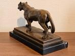 Bronzen beeld leeuw leeuwin op marmer voet NIEUW, Ophalen of Verzenden