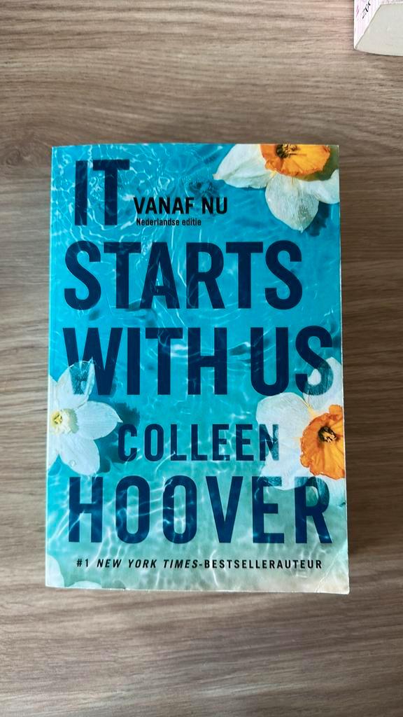 Colleen Hoover - It Starts With Us, Boeken, Literatuur, Zo goed als nieuw, Nederland, Ophalen