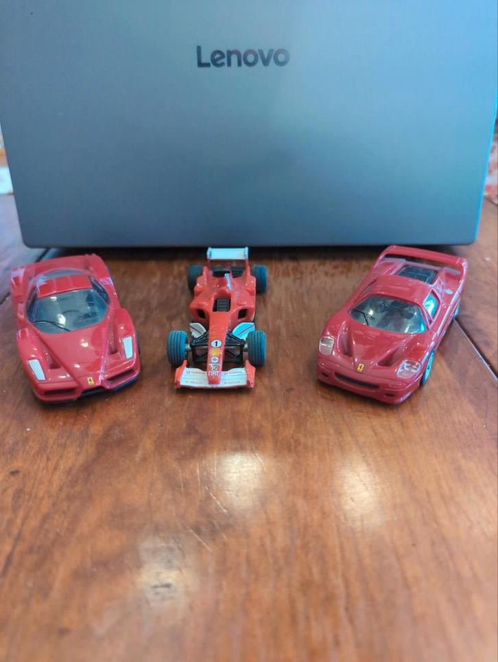 Ferrari Shell V-Power Collectie - 3 Modellen, Hobby en Vrije tijd, Modelauto's | 1:18, Gebruikt, Auto, Overige merken, Ophalen of Verzenden