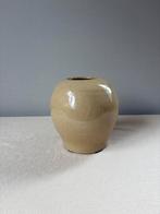Vintage ceramic gesigneerde zandkleurig vaas h14cm, Overige kleuren, Aardewerk of Porselein, Ophalen of Verzenden, Zo goed als nieuw