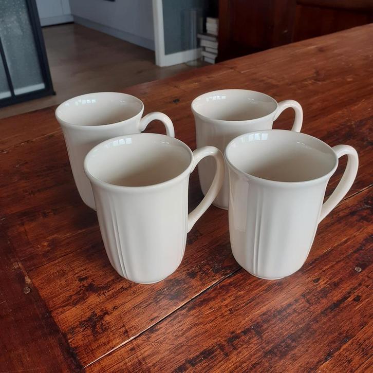 Wedgwood QUEENS PLAIN Grote hoge mokken in uitstekende staat, Huis en Inrichting, Keuken | Servies, Zo goed als nieuw, Overige typen