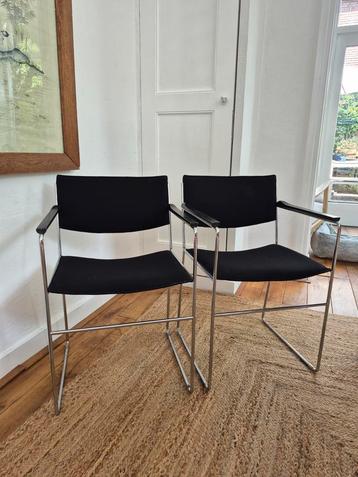 Vintage stoelen  beschikbaar voor biedingen