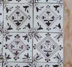 18e eeuwse bloempot tegels mangaan driebloem in kwadraat, Ophalen