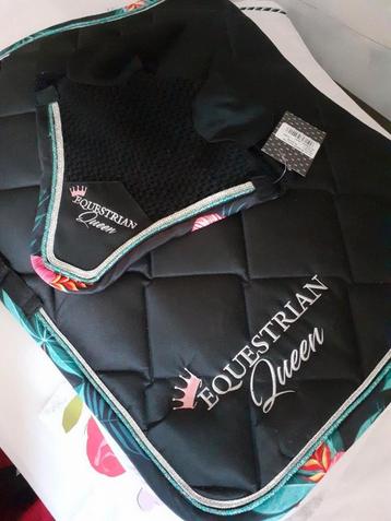 Nieuw oornetje en dekje equestrian  beschikbaar voor biedingen