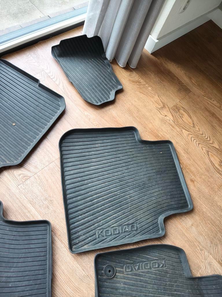 Skoda Kodiaq Wintermatten Set (7 zitplaatsen), Auto diversen, Automatten, Ophalen of Verzenden, Gebruikt