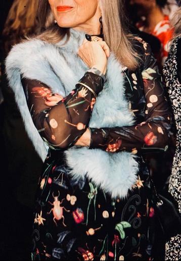 Marc Cain Stola - IJsblauw beschikbaar voor biedingen