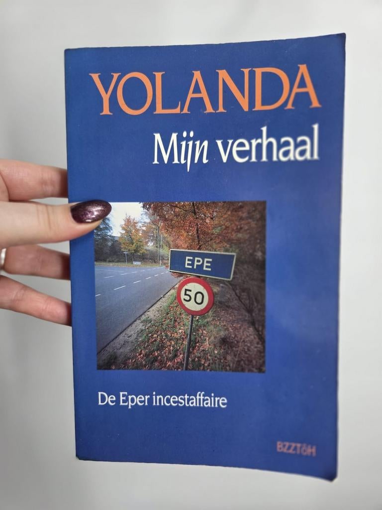 Yolanda Mijn Verhaal - Uniek boek met krantenartikelen, Boeken, Ophalen of Verzenden, Gelezen