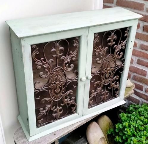 Brocante Zacht Groene Kast Wandkast - Metalen Deur Decoratie, Huis en Inrichting, Kasten | Overige, Ophalen of Verzenden