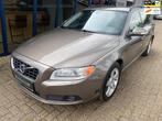 Volvo V70 2.5FT Momentum Automaat 230PK H.LEER / XENON / TRE, Gebruikt, Zwart, Bruin, Leder en Stof