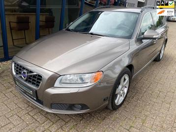 Volvo V70 2.5FT Momentum Automaat 230PK H.LEER / XENON / TRE beschikbaar voor biedingen