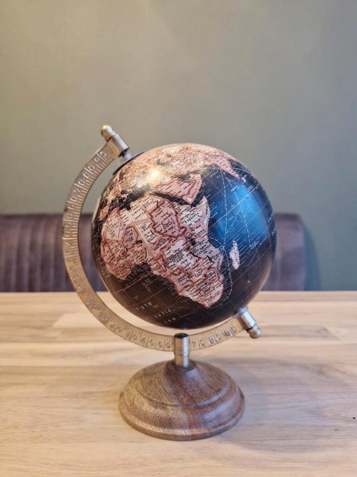 Wereldbol - Stijlvolle Huisdecoratie, Huis en Inrichting, Woonaccessoires | Wereldbollen, Zo goed als nieuw, Ophalen of Verzenden