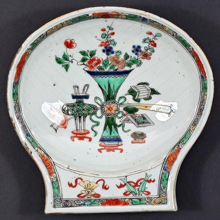 Chinese Kangxi famille verte schelp 1, Antiek en Kunst, Antiek | Porselein, Ophalen of Verzenden