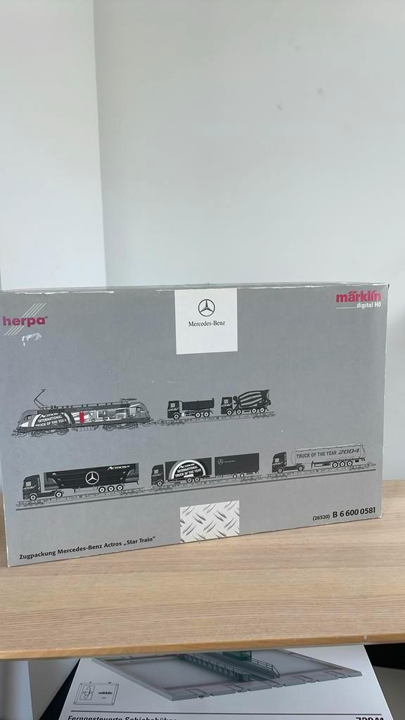 Marklin mercedes actros star train B66000581, Hobby en Vrije tijd, Modeltreinen | H0, Zo goed als nieuw, Wisselstroom, Märklin