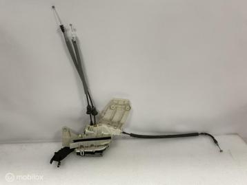 Deurslot Voor Rechts Jeep Renegade ORIG 52104484 52028382 beschikbaar voor biedingen