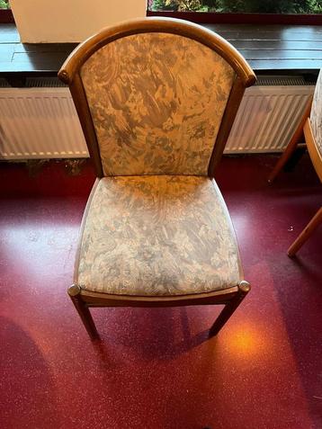 Stoel beschikbaar voor biedingen