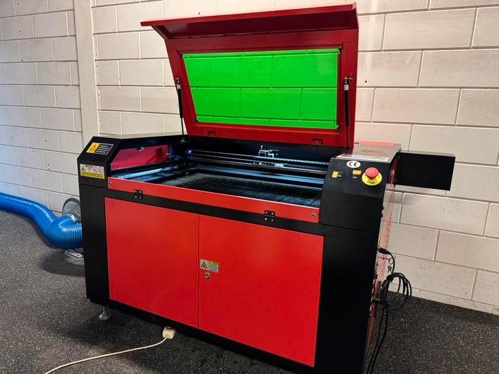 Co2 laser machine., Doe-het-zelf en Verbouw, Gereedschap | Overige machines, Zo goed als nieuw, Ophalen