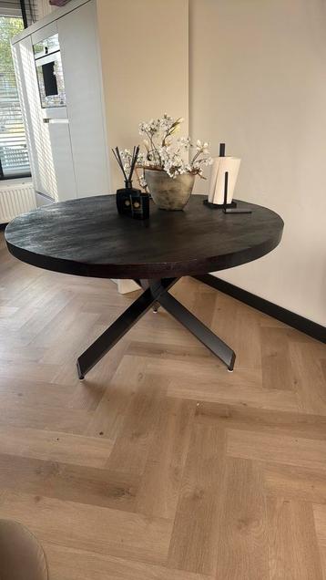 Ronde mangohout eettafel 130x130 beschikbaar voor biedingen