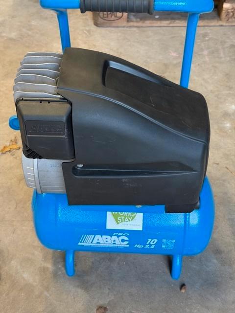 Diverse abac en creemers compressors, Doe-het-zelf en Verbouw, Compressors, Zo goed als nieuw, 6 tot 10 bar, 100 liter of meer