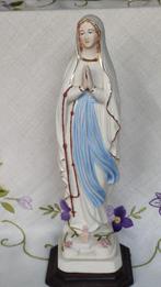 1123 Beeld van O.L. Vrouw van Lourdes - porselein, Ophalen of Verzenden, Zo goed als nieuw, Beeld(je), Christendom | Katholiek