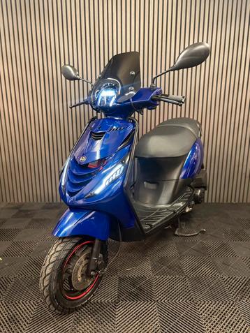 PIAGGIO ZIP 4T 3V BROM 2020 FULL OPTION BMW BLAUW beschikbaar voor biedingen